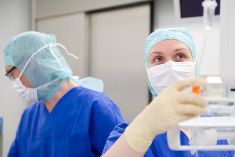 Klinik Vincentinum Anästhesie Auszubildende bei der Arbeit